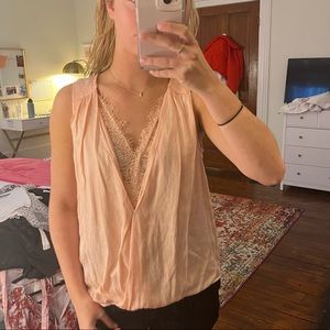 DO+BE blouse with lace in the middle, size small, very light pink, flowy